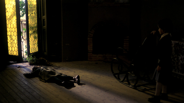 El espiritu de la colmena [The Spirit of the Beehive][蜂巢幽灵] (1973)